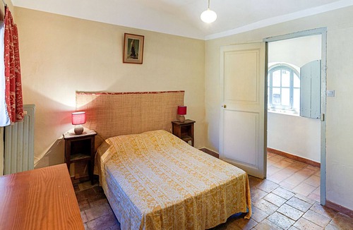 Aimargues Apartment | Spacious Apartment in Aimargues with Garden