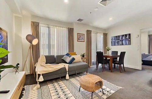 Auckland Central Business District Apartment | Spacious Apartment in Central Auckland