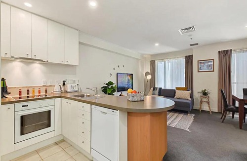 Auckland Central Business District Apartment | Spacious Apartment in Central Auckland