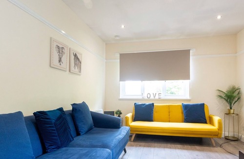 Alloa Apartment | Spacious Apartment in Clackmannanshire