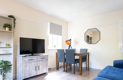 Alloa Apartment | Spacious Apartment in Clackmannanshire