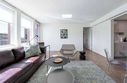 Prudential - St. Botolph Apartment | Spacious Apartment in Luxury Back Bay Building