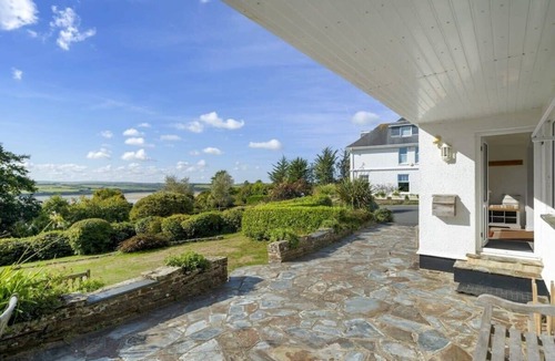 Rock Apartment | Spacious Apartment in Rock, Private Parking