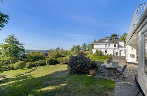 Rock Apartment | Spacious Apartment in Rock, Private Parking