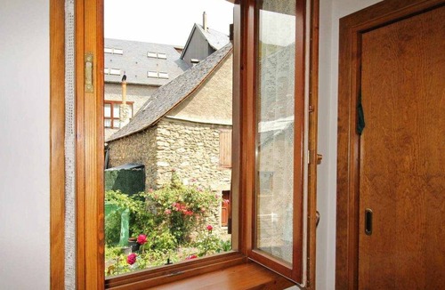 Arties Apartment | Spacious apartment in the Naut Aran HUTVA04-1222