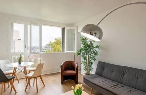 Chatillon Apartment | Spacious apartment just outside Paris
