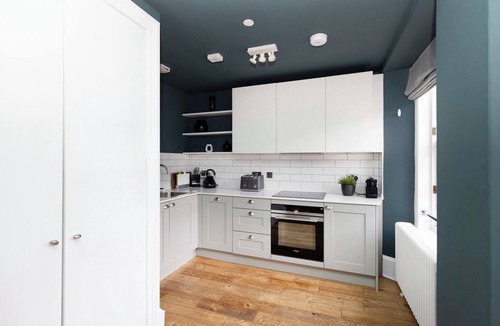 West End Apartment | Spacious Apartment next to West End