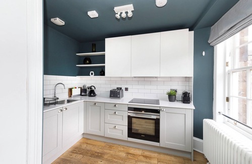 West End Apartment | Spacious Apartment next to West End