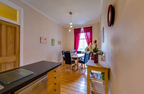 Marchmont Apartment | Spacious Apartment next to The Meadows