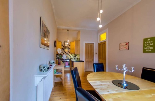 Marchmont Apartment | Spacious Apartment next to The Meadows