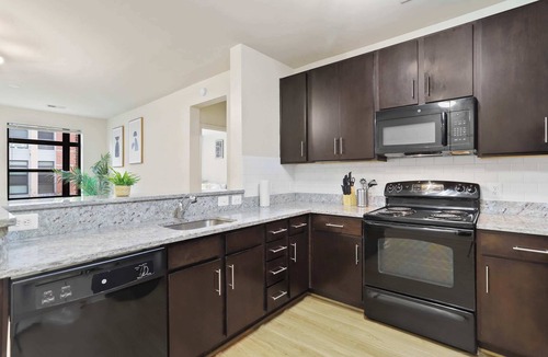 Arlington Apartment | Spacious Apartment near DC W Gym