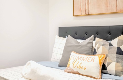 Downtown Toronto Apartment | Spacious Apartment Near Downtown in Regent Park