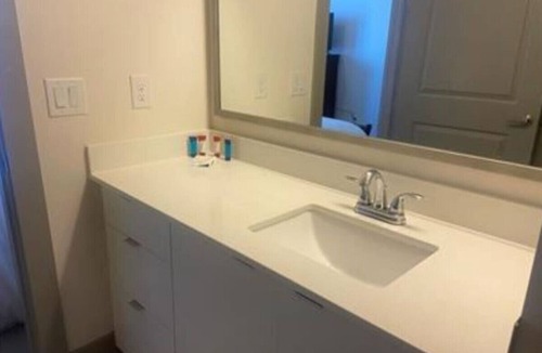 The Galleria Apartment | Spacious apartment near Galleria