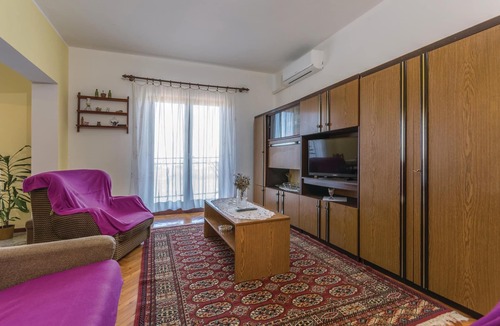 Valbandon Apartment | Spacious apartment on the upper floor.
