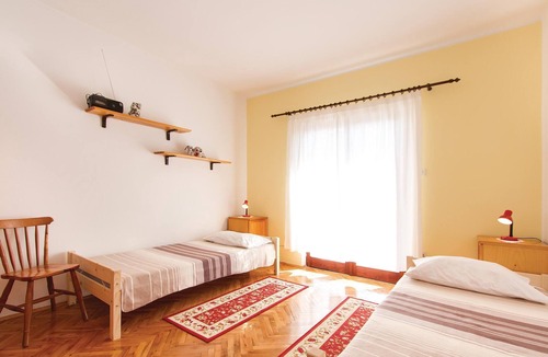 Valbandon Apartment | Spacious apartment on the upper floor.