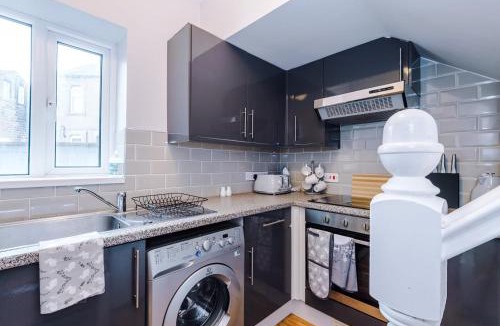 Morley Apartment | Spacious Apartment Retreat + Free WiFi