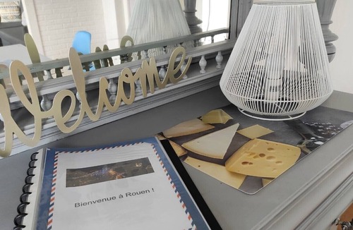 Deville-les-Rouen Apartment | Spacious apartment Rouen