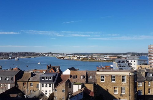 Chatham Apartment | Spacious Apartment Sleeps 6