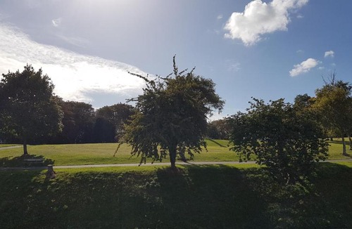 Chatham Apartment | Spacious Apartment Sleeps 6