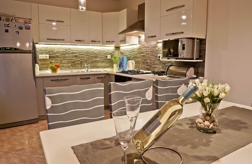 Skatari Apartment | Spacious Apartment Sunčica