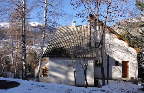 Allos Apartment | Spacious apartment surrounded by nature