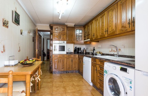 Santa Pola Apartment | Spacious apartment with swimming pool and 2 parking spaces FOR SEASONALS