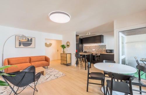 La Madeleine Apartment | Spacious apartment with balcony and parking