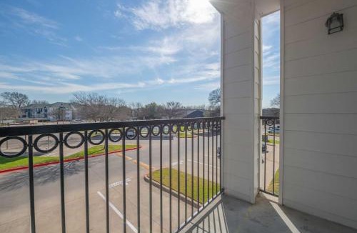 Pleasant Valley Apartment | Spacious apartment w pool hot tub & pet-friendly