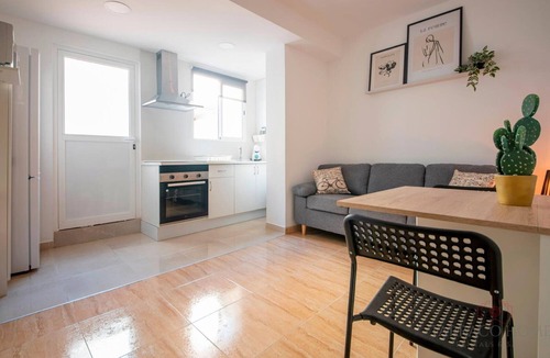 Old Town Apartment | Spacious Apartment with Private Patio in Tarragona