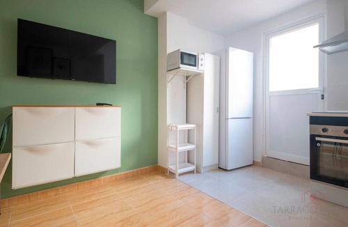 Old Town Apartment | Spacious Apartment with Private Patio in Tarragona