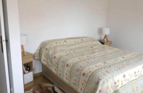 Les Platanes Apartment | Spacious apartment with lovely balcony