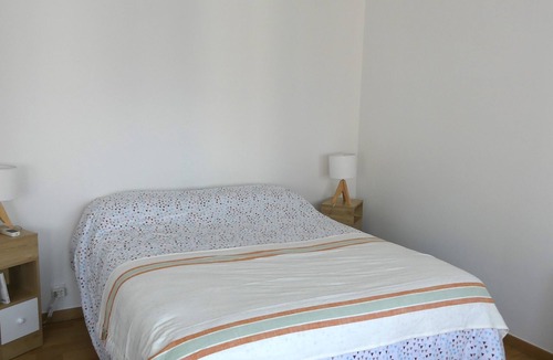 Les Platanes Apartment | Spacious apartment with lovely balcony