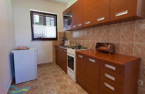 Vantacici Apartment | Spacious apartment with terrace and garden