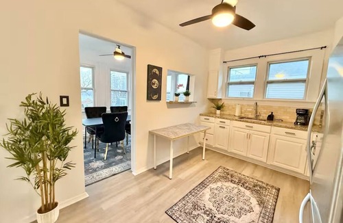 Edgewater House | spacious apartment with NYC views