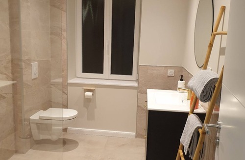 Nilvange Apartment | Spacious apartment with character