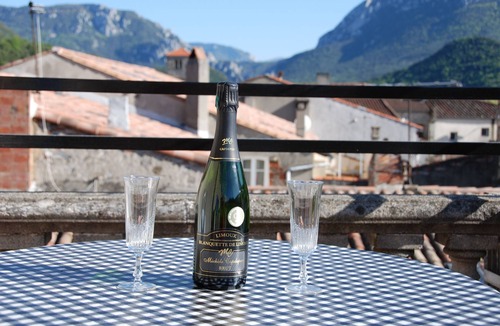 Quillan Apartment | Spacious Apartment with Roof Terrace. Enjoy Cycling, Hiking, Water sports, Wine.