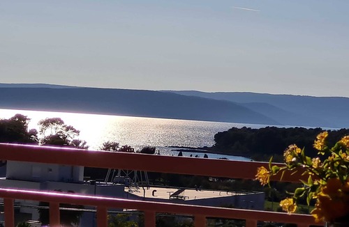 Punat Apartment | Spacious apartment with beautiful sea views - Croatia 1