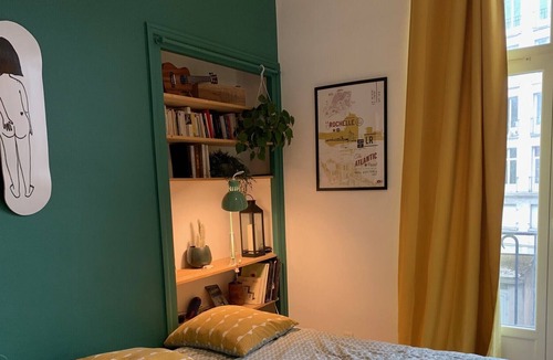 Dobree-Bon Port Apartment | Spacious apartment with balcony