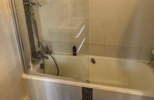 Dobree-Bon Port Apartment | Spacious apartment with balcony