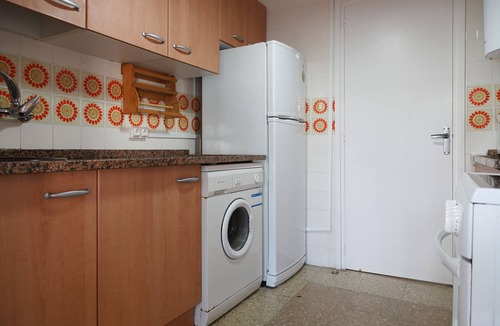 Salou City Centre Apartment | Spacious apartment with sea views and pool - UHC MARINA MAR