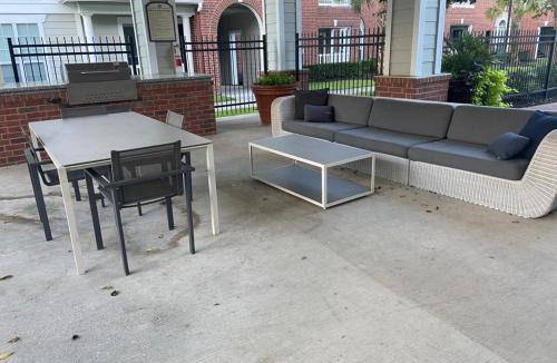 College Park Apartment | Spacious Apartments in The Woodlands, TX