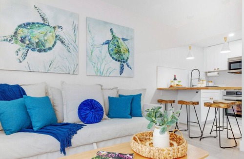 North Beach Apartment | Spacious Apt 2 Blocks to Beach & Collins Park
