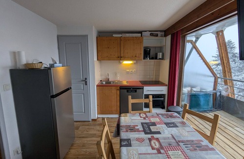 Chamrousse Apartment | Spacious apt 8 ppl, terrace, near the ski station