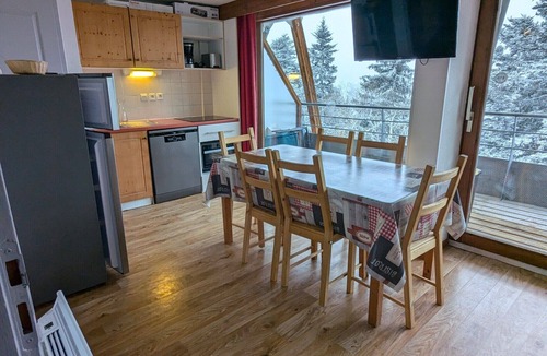 Chamrousse Apartment | Spacious apt 8 ppl, terrace, near the ski station