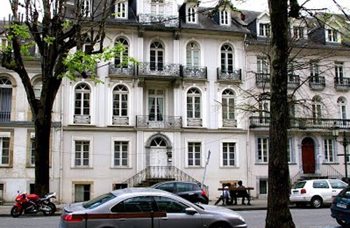 Bagneres-de-Luchon Apartment | Spacious apt type 5 of 95m ², large volume, HEATED POOL