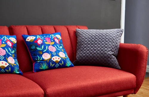 Castle Donington Apartment | Spacious Apt; Free Gym & Pool Access EMA 6 Mins