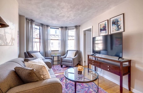 North End Apartment | Spacious Apt In North End