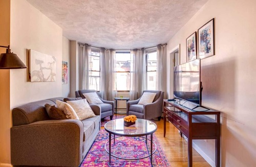 North End Apartment | Spacious Apt In North End