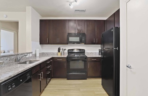 Arlington Apartment | Spacious Apt Near D.C. + Gym & Great Location