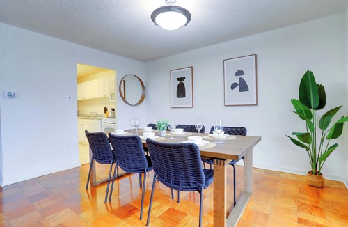 Crystal City Apartment | Spacious Apt W Great Spaces & Facilities